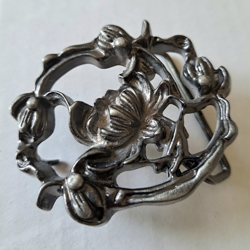 Women's Belt Buckle Pewter